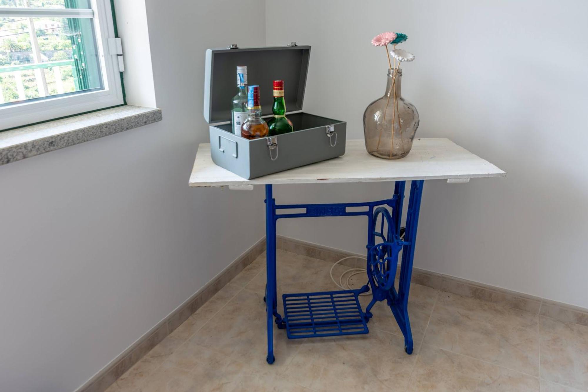 A Casa Da Rapariga De Cabelo Azul Apartment Manteigas Exterior photo